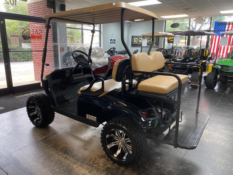 2017 E-Z-GO Freedom TXT 2+2 Electric