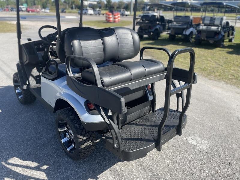 2022 E-Z-GO Express™ S4 ELiTE™ Lithium Platinum