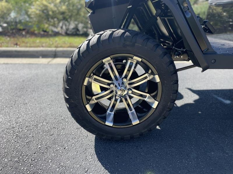 2022 E-Z-GO Express™ S4 ELiTE™ Lithium Black