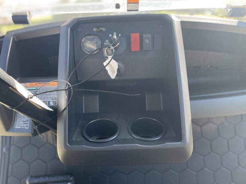 2022 E-Z-GO Express™ S4 ELiTE™ Lithium Black